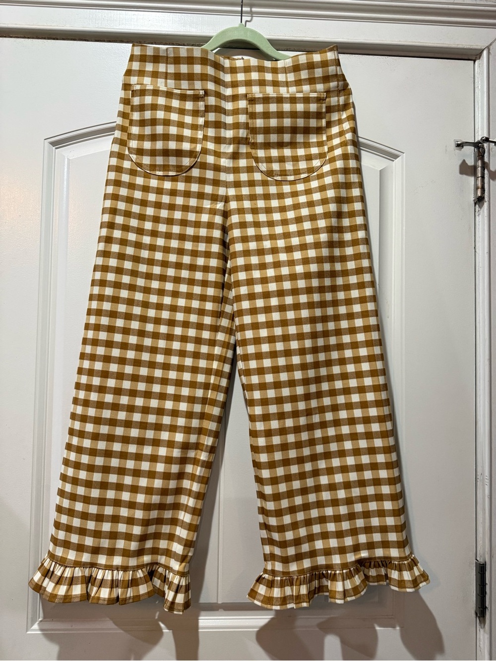 eesome Tan & White Gingham Wide-Leg Ruffle Hem Pants